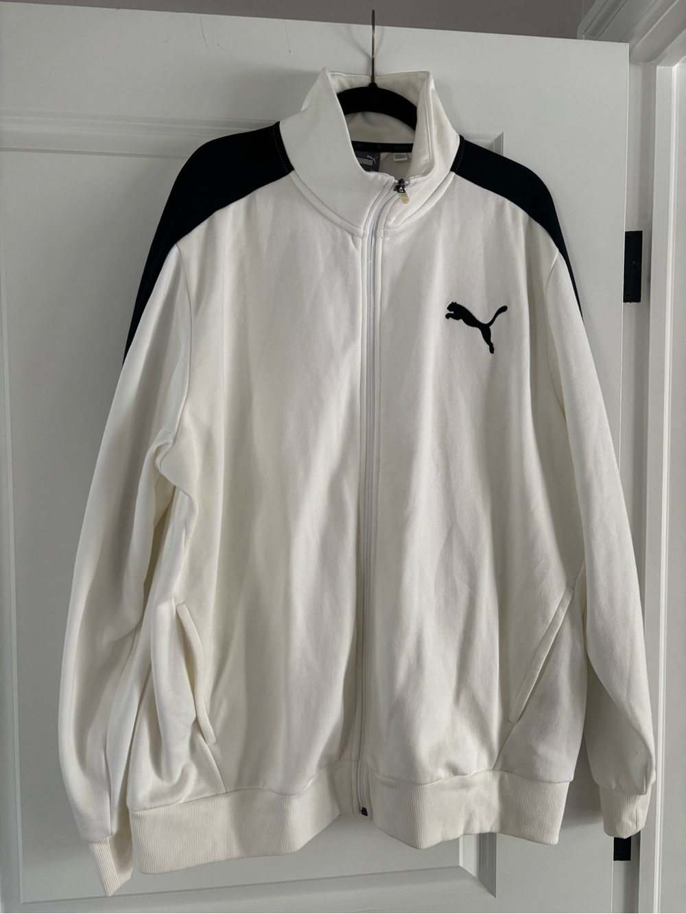 Men’s XXL Puma zip up jacket